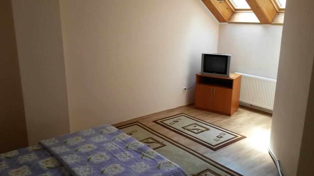 Pensiunea Adi Сэпынца Номер фото